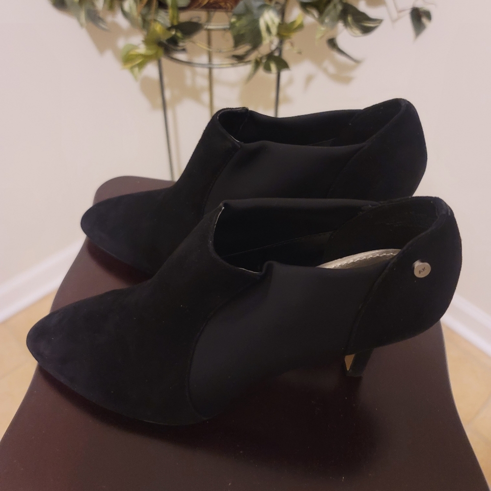 Anne AK Klein Black Shoes 9 1/2